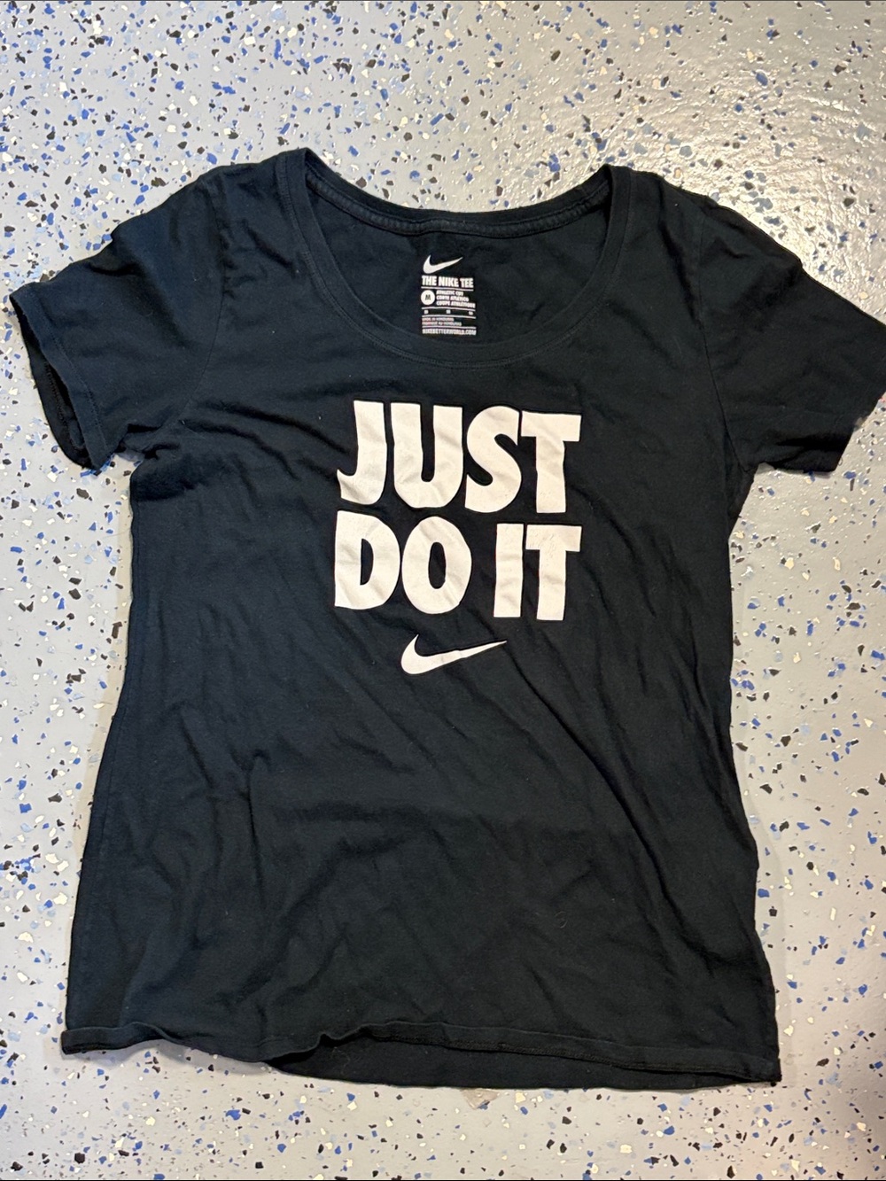 Nike Just DO it women’s tee size M